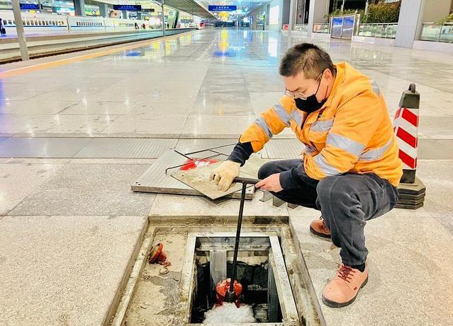 火车上水栓（客车上水栓）更换是铁路给水系统的标准维修作业